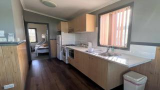 Cottage 3 Sussex House Holiday Park - 4