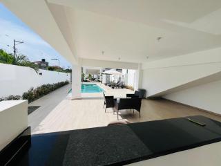 Luxurious pool apartment 5minutes from the airport - 2