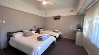 Cottage 2 Sussex House Holiday Park - 3