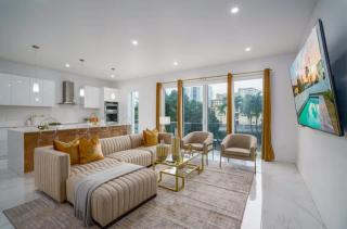 New 5BR Villa Beach Walk Jacuzzi Retreat - 6