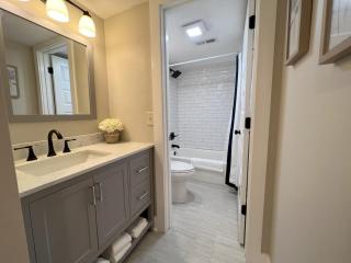 2BR 2BA Renovated Condo under 1 mile to Toomers - 7