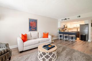 2BR 2BA Renovated Condo under 1 mile to Toomers - 5