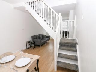 Holly House - 2