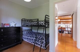 Waterfront Marlborough Sounds Retreat - 15min drive from Picton - 4