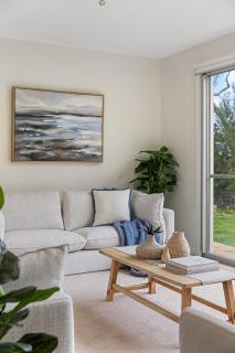 Oceanvale - A Stylish Beachside Escape for Families - 2