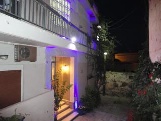 Apergis Rooms - Ermoupoli - 3