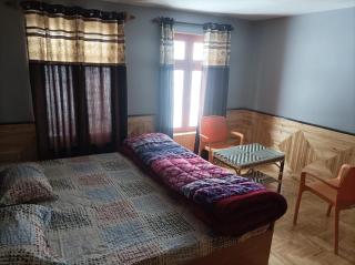 Snow Peaks View Homestay - 4