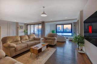 Luxury Living with Full Nile Views New 4BR Gem Arkadia - 5