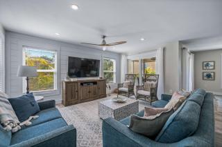 Found Your Sol Mate Gorgeous Home w Pool Spa Steps to Bean Point Dogs OK - 2