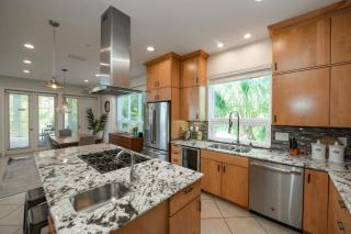 Points Hideaway - Beautiful Home wStunning SunsetWater Views on Bean Point Pool Bar Foosball - 7