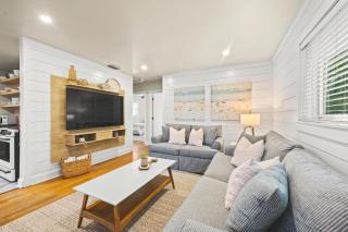 The Cottage on Pine - Luxury Boho Beach Cottage wPvt Heated Pool On Pine Ave - 2