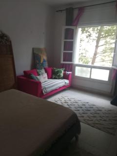 chambre spacieuse avec coin salon dans un quartier chic et calme de Tunis - 1