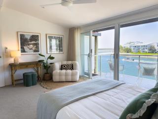 8-9 "Driftwood" Barbados Crescent, Noosa Heads - 2