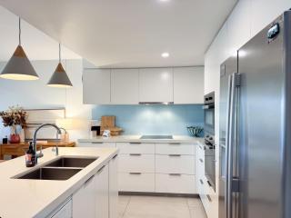 8-9 "Driftwood" Barbados Crescent, Noosa Heads - 1