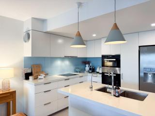 8-9 "Driftwood" Barbados Crescent, Noosa Heads - 1