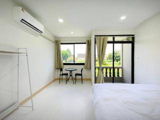 Townhouse, 500m the Pink Line MRT, Near Airport - 9