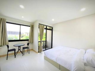 Townhouse, 500m the Pink Line MRT, Near Airport - 8