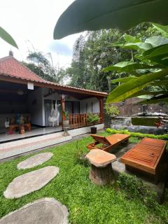 Pondok Sayan Homestay - 0