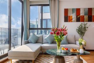 Margaery Lakeside - 2 Bedroom Apartment with Balcony - 3