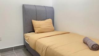 Southkey Mosaic --- Near SG & Mid Valley & Mahjong #4BR3B #11-13 pax by Cowidea - Johor Bahru - 3