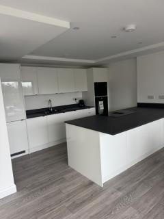 Modern City Retreat with Skyline Views and Free Parking - 8