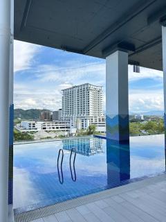 Deluxe 2BR Seaview and Mountain View with balcony - 4