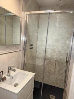 Westwood Boutique Hotel By Birch Stays - 4