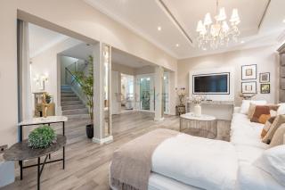 Exclusive Beachfront Villa with Private Beach Access, Next to the Community Pool, Close to Aquaventure Waterpark, Monorail, and Nakheel Mall, Canal Cove, Palm Jumeirah by Deluxe Holiday Homes - 6