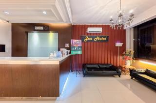 Sans Vibes Joe Hotel Soekarno Hatta Airport - 8