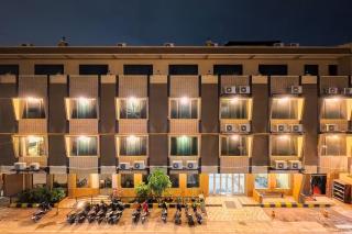 Sans Vibes Joe Hotel Soekarno Hatta Airport - 3