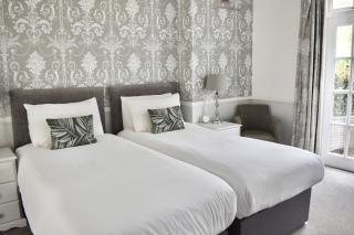 Hunters Moon Hotel - 8