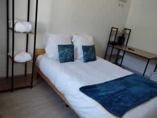 Ice Rock Hotel - 8