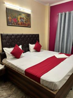 Hotel The Pacific Inn - 4