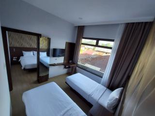 Aura Syaria Guest House - 1
