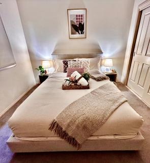 Sanctuary Lakes Luxe Private Villa - Where Golf Meets Grandeur - Only 20km from Melbourne City - 3