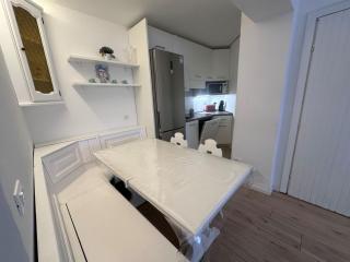 White Apartment - 8