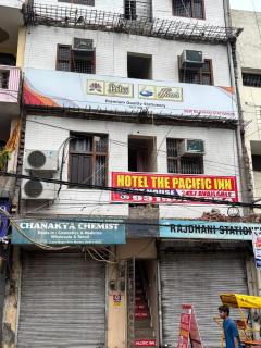 Hotel The Pacific Inn - 8