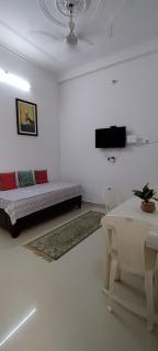 Aam Bagh Guest House - 8