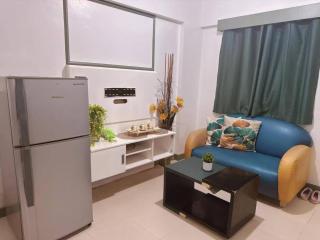 midrise staycation near AIRPORT - 5