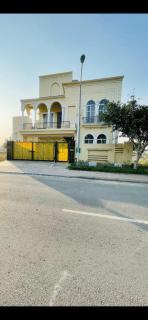 6-BedRoom Entire fully Furnished Home - 4