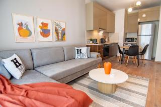 10th Floor Modern & Stylish 1br Apartment - 2