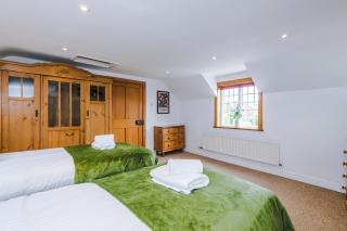 3BR Dodleston Stay Sleep 5 Family & Contractors - 1
