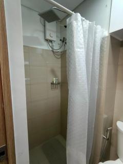 MOA, SMDC Good Stays - Shore 2 Unit 1956 Tower 1 - 4