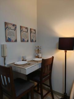 MOA, SMDC Good Stays - Shore 2 Unit 1956 Tower 1 - 1