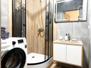 Central Best 2 bedrooms - 4