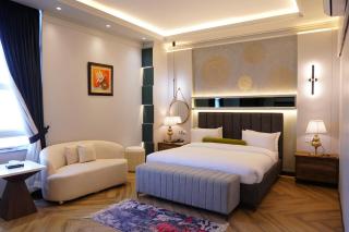 Le Aura Grand Hotel - 1