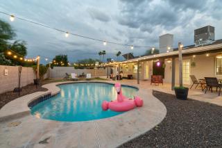 Spacious Scottsdale Retreat with Pool - 0