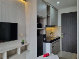 ZerenaStay at Serpong Garden Apartment - 0