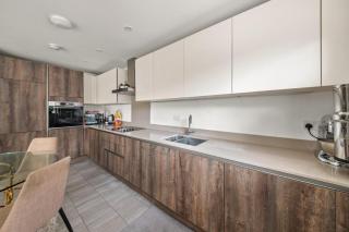 Corporate 2-Bed Flat, Near Shepperton & Egham - 6