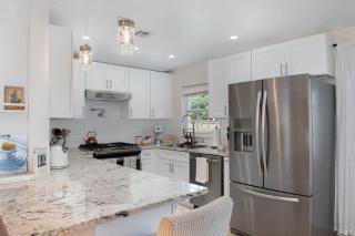 Ginger Home Heated Pool Beach 6mi Pet-Friendly - 5